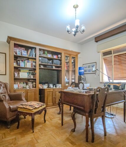 Belíssimo Sobrado, vende e aluga, 410 m², no bairro de Pacaembú em São Paulo – SP