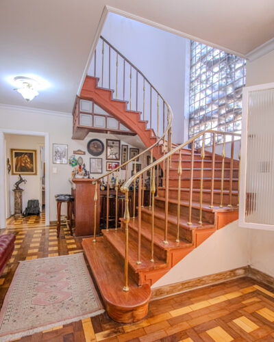 Belíssimo Sobrado, vende e aluga, 410 m², no bairro de Pacaembú em São Paulo – SP