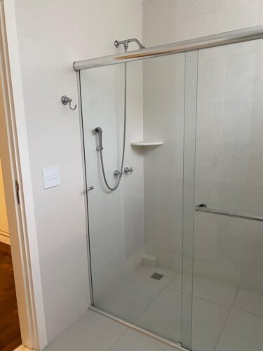 Apartamento com 3 Quartos e 2 banheiros para Alugar, 182 m² por R$ 8.000/Mês