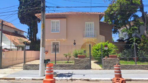 Casa Sobrado, aluga, 235m², 4 dorm., 1 suíte no Pacaembu – São Paulo – SP