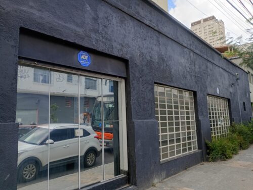 Comercial com 1 sala, 3 banheiros e copa, com 100 m² para aluguel na Lapa