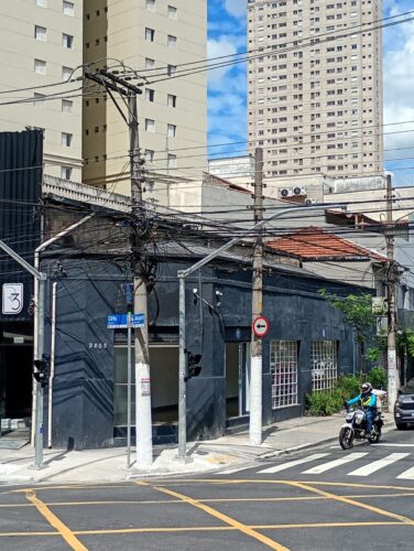 Comercial com 1 sala, 3 banheiros e copa, com 100 m² para aluguel na Lapa