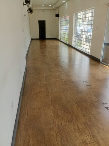 Comercial com 1 sala, 3 banheiros e copa, com 100 m² para aluguel na Lapa