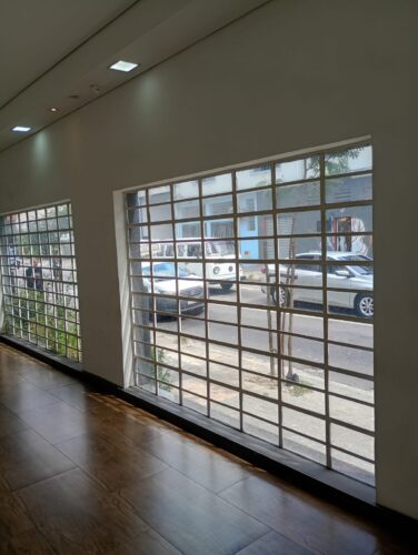 Comercial com 1 sala, 3 banheiros e copa, com 100 m² para aluguel na Lapa