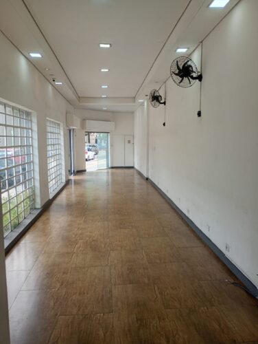 Comercial com 1 sala, 3 banheiros e copa, com 100 m² para aluguel na Lapa