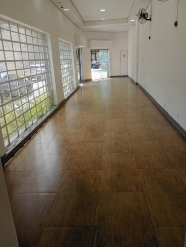 Comercial com 1 sala, 3 banheiros e copa, com 100 m² para aluguel na Lapa