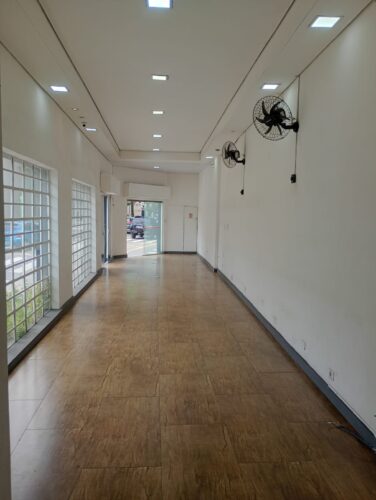 Comercial com 1 sala, 3 banheiros e copa, com 100 m² para aluguel na Lapa