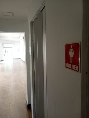 Comercial com 1 sala, 3 banheiros e copa, com 100 m² para aluguel na Lapa