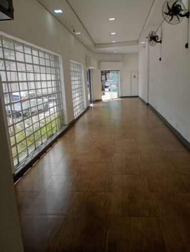 Comercial com 1 sala, 3 banheiros e copa, com 100 m² para aluguel na Lapa