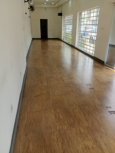 Comercial com 1 sala, 3 banheiros e copa, com 100 m² para aluguel na Lapa