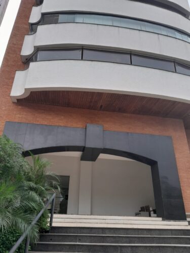 Apartamento com 180 m² e 4 quartos, 3 suítes à venda em Perdizes