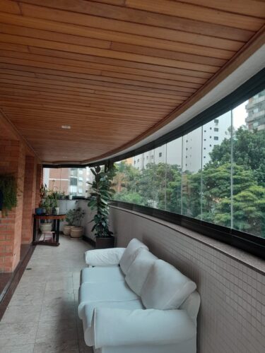 Apartamento com 180 m² e 4 quartos, 3 suítes à venda em Perdizes