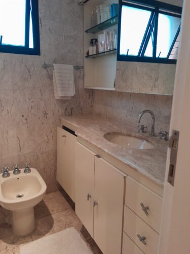 Apartamento com 180 m² e 4 quartos, 3 suítes à venda em Perdizes