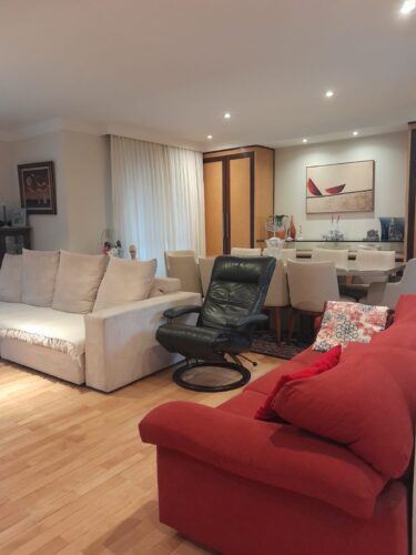 Apartamento com 180 m² e 4 quartos, 3 suítes à venda em Perdizes