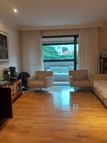 Apartamento com 180 m² e 4 quartos, 3 suítes à venda em Perdizes