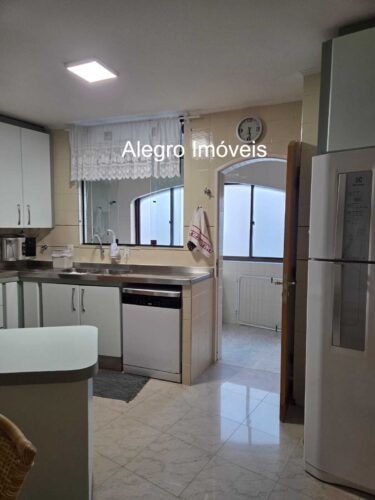 Apartamento com 4 Suítes e 5 banheiros à Venda, 225 m² por R$ 2.300.000