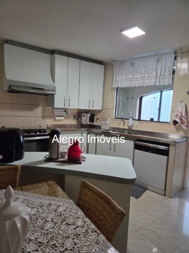 Apartamento com 4 Suítes e 5 banheiros à Venda, 225 m² por R$ 2.300.000