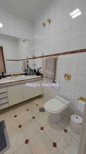 Casa sobrado com 3 suítes, 800 m², 4 vagas excelente localização em São Paulo – SP