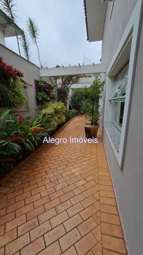 Casa sobrado com 3 suítes, 800 m², 4 vagas excelente localização em São Paulo – SP