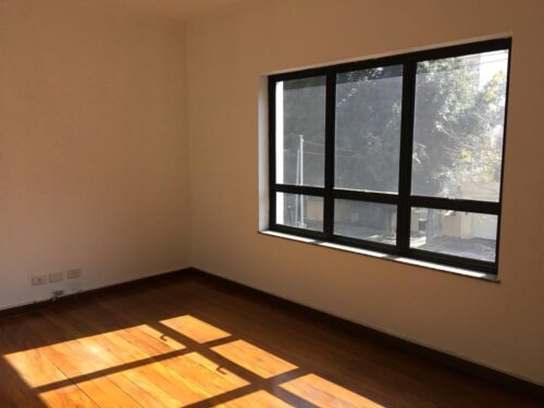 Sobrado Comercial de 202 m² construída com 3 quartos em aluguel em Perdizes