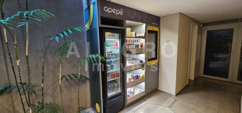 Apartamento novo e semimobiliado em Pinheiros. Nunca habitado, em andar alto