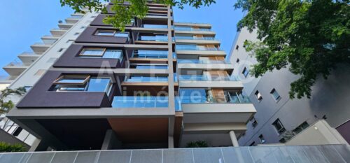 Apartamento novo e semimobiliado em Pinheiros. Nunca habitado, em andar alto
