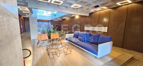 Apartamento novo e semimobiliado em Pinheiros. Nunca habitado, em andar alto
