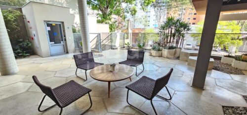 Apartamento novo e semimobiliado em Pinheiros. Nunca habitado, em andar alto