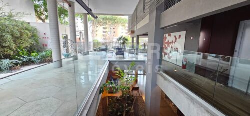Apartamento novo e semimobiliado em Pinheiros. Nunca habitado, em andar alto