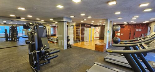 Apartamento novo e semimobiliado em Pinheiros. Nunca habitado, em andar alto
