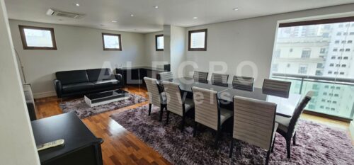 Apartamento duplex, alto padrão, ponto nobre nos Jardins em rua sem saída
