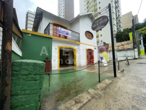 Sobrado Comercial com ótima visibilidade em Perdizes