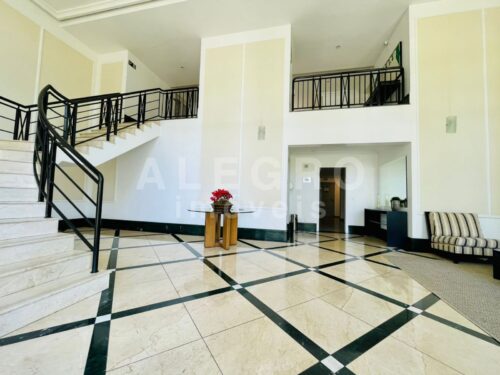 Apartamento 215m², todo reformado, em rua calma e arborizada, próximo ao Metrô V. Madalena.