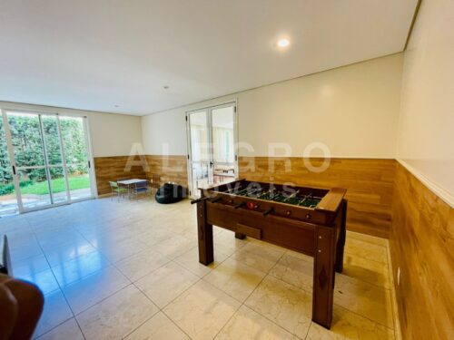 Apartamento 215m², todo reformado, em rua calma e arborizada, próximo ao Metrô V. Madalena.