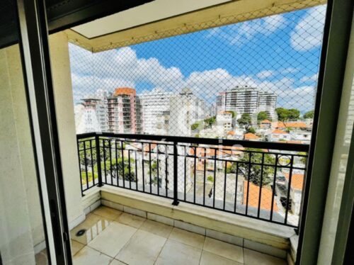 Apartamento 215m², todo reformado, em rua calma e arborizada, próximo ao Metrô V. Madalena.