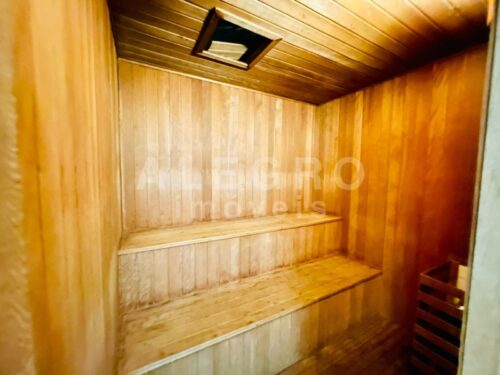 Apartamento 215m², todo reformado, em rua calma e arborizada, próximo ao Metrô V. Madalena.