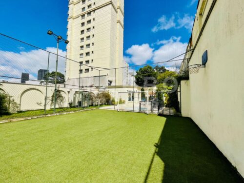 Apartamento 215m², todo reformado, em rua calma e arborizada, próximo ao Metrô V. Madalena.