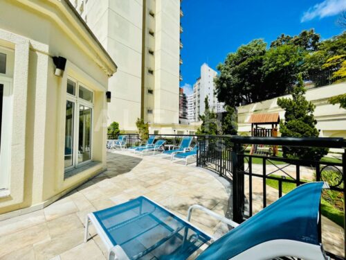 Apartamento 215m², todo reformado, em rua calma e arborizada, próximo ao Metrô V. Madalena.