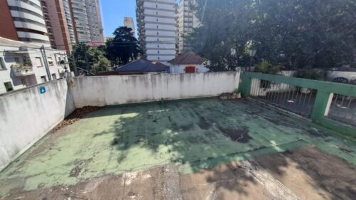 Casa Comercial / Residencial próximo a PUC