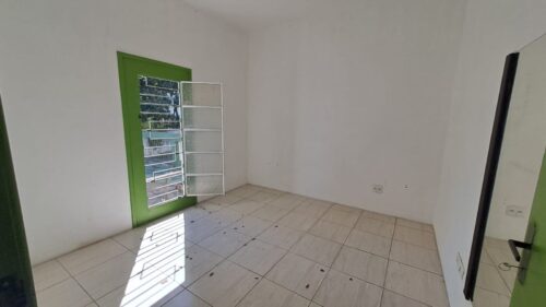 Casa Comercial / Residencial próximo a PUC