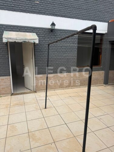 Excelente Sobrado, com árvores frutíferas. Bem estar no Alto de Pinheiros