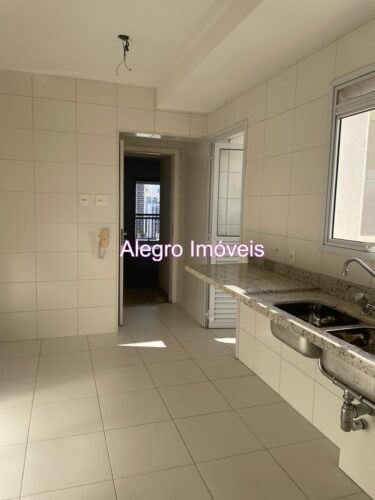 Apartamento de 156 m² com 3 suítes à venda na Água Branca