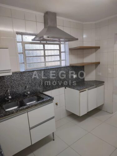 Linda casa em estilo colonial no Pacaembu