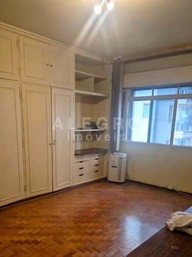 Clássico apartamento de Santa Cecília, para locação