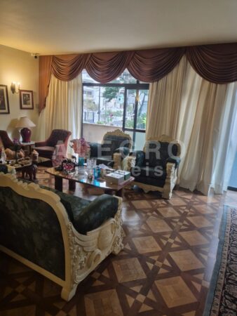 Clássico apartamento de Santa Cecília, para locação