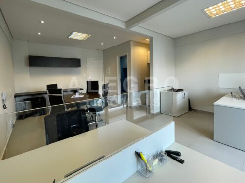Ótima sala comercial para venda, em localização privilegiada da Vila Madalena.