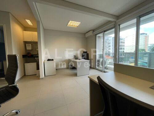 Ótima sala comercial para venda, em localização privilegiada da Vila Madalena.