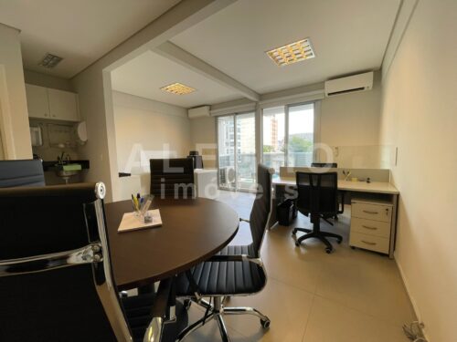 Ótima sala comercial para venda, em localização privilegiada da Vila Madalena.