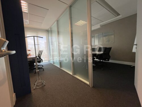 Sala comercial em localização privilegiada da Vila Madalena.