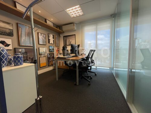 Sala comercial em localização privilegiada da Vila Madalena.